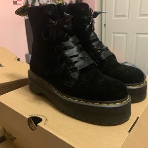 Doc Martens Jadon Velvet